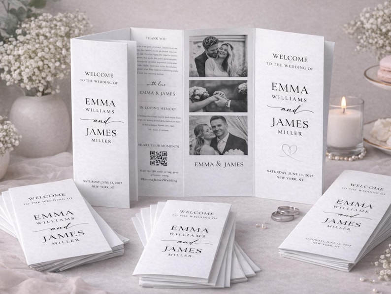K&ouml;nnte beinhalten: Eine Sammlung wei&szlig;er Hochzeitskarten und ein dreifach gefaltetes Hochzeitskartenprogramm mit dem Text "WELCOME TO THE WEDDING OF EMMA WILLIAMS and JAMES MILLER". Die Programme enthalten Fotos und Hochzeitsdetails.