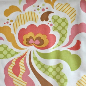Freshcut by Heather Bailey for FreeSpirit - Westminster Fibers - Groovy print (#PWHB25)
