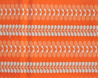 Jenean Morrison "In My Room" for FreeSpirit - Westminster Fibers - Shade Tree (#PWJM075) 32" LEFT