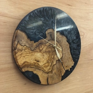 Handcrafted Wooden & Epoxy Resin Wall Clock – Unique Modern Decor, Silent Quartz Movement, Rustic Elegant Timepiece for Home or Office