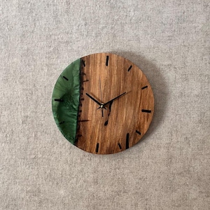 Handmade Wooden Epoxy Resin Wall Clock: Modern Minimalist Decor