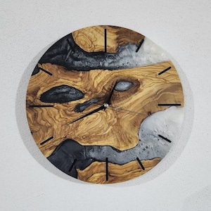 Epoxy Resin & Walnut Wood Wall Clock: Handmade Midnight Elegance