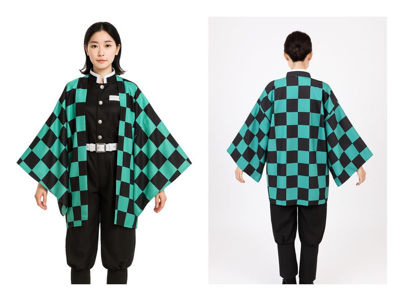 K&ouml;nnte beinhalten: Ein zweiteiliges Cosplay-Outfit mit einem schwarz-t&uuml;rkis karierten Haori, einer schwarzen Hose und einem schwarzen Hemd mit Kn&ouml;pfen. Das Haori ist eine lange, offene Jacke mit einem markanten Schachbrettmuster. Ein wei&szlig;er G&uuml;rtel ist ebenfalls enthalten.