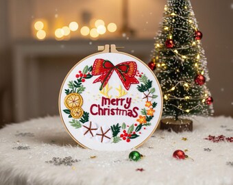 Kit per ricamo ghirlanda natalizia: modello fai da te per ricamo floreale a mano
