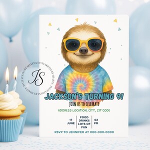 Inbjudan till födelsedag med tie dye-motiv och sengångare: Groovy partyinbjudan (digital nedladdning 5x7)