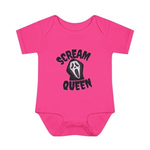 Body de bebé de Scream Queen, body de bebé de terror con cara de fantasma, body de bebé para fans del terror, artículos de terror para bebés, body de bebé con temática de terror imagen 7