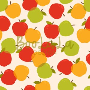 Puede incluir: Un patrón sin costuras con manzanas superpuestas en tonos rojo, verde y amarillo-naranja. Cada manzana tiene una pequeña hoja verde y un tallo marrón. El fondo es de color beige claro. El texto "Boo La La Design" es visible.