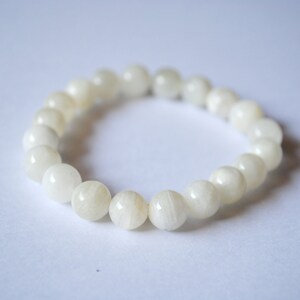 A Simple Designed of Rainbow Moonstone Bracelet