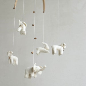 baby mobile / WHITE ANIMALS baby mobile mobile / knitted  animals mobile /  nursery mobile / baby crib mobile
