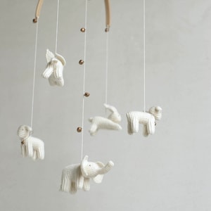 baby mobile / WHITE ANIMALS baby mobile mobile / knitted  animals mobile /  nursery mobile / baby crib mobile