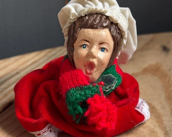 Silvestri Lady Caroler Ornament – Vintage Christmas Caroler – Red & Green Holiday Figurine – 1970s–80s