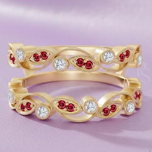 Anillo protector de rubí y diamante creados en laboratorio, realzador de alianza de boda vintage, chapado en oro rosa de 14 quilates.