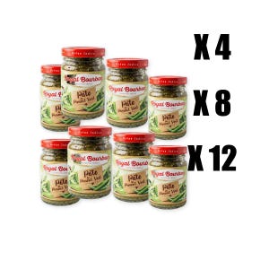 Op de afbeelding: Een verzameling glazen potten met groene peperpasta en rode deksels. De potten zijn voorzien van het label "Royal Bourbon Pâte Piment Vert". De afbeelding toont opties voor 4, 8 of 12 potten.