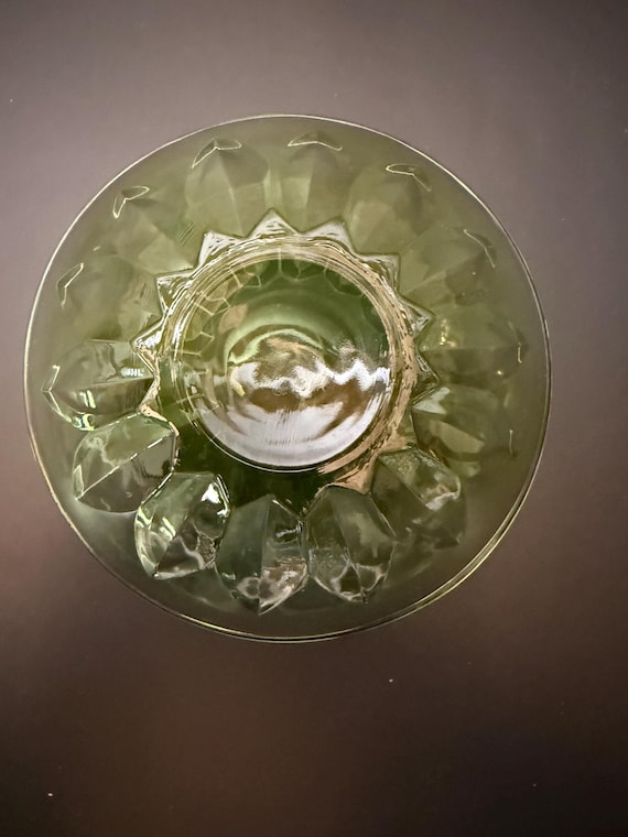 Vintage Green Depression Glass Bowl – Starburst Pattern – 1930s