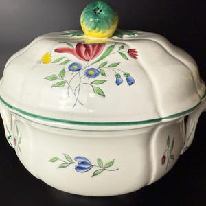Vintage Longchamp "Tulipe" Covered Tureen – Hand-Painted Floral French Porcelain