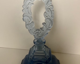 Frasco de perfume checo – Cristal azul esmerilado estilo art déco, década de 1930. Frasco de tocador de cristal de Checoslovaquia.