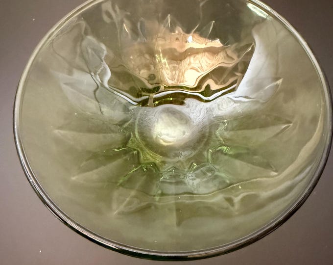 Vintage Green Depression Glass Bowl – Starburst Pattern – 1930s
