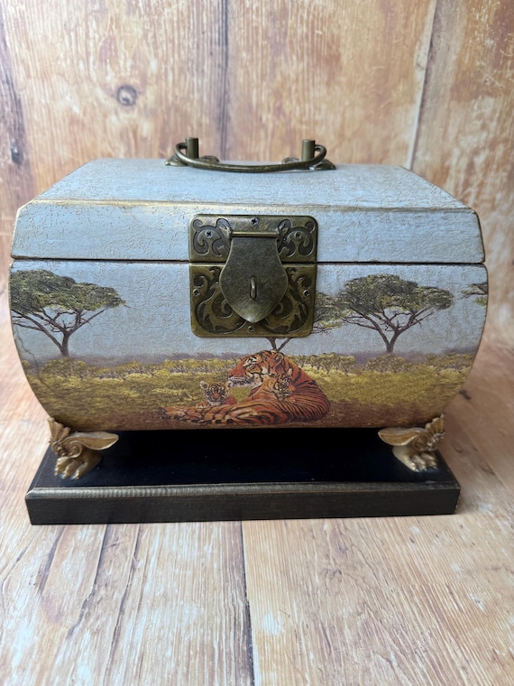 Safari Keepsake Box – Tiger & Cubs Motif
