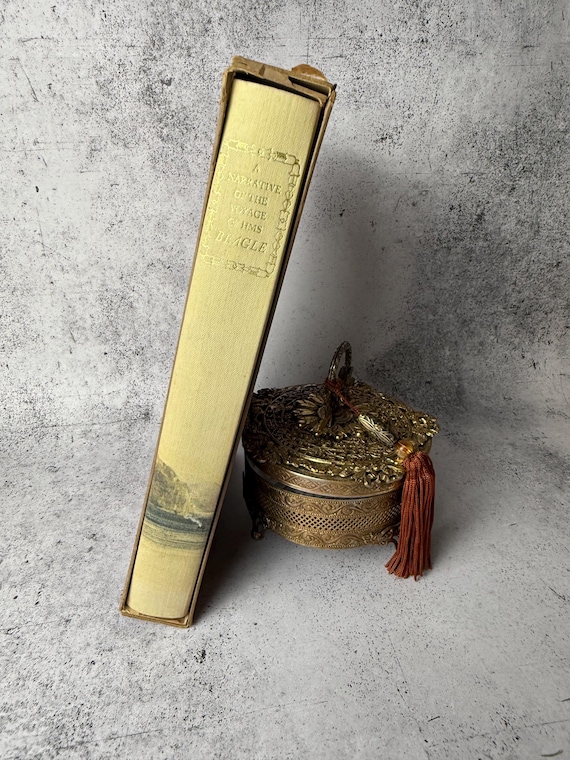 Folio Society 'Voyage of the Beagle' Book – 1977 Darwin Edition in Slipcase