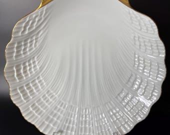 Antique Limoges Porcelain Shell Dish: French Gold Trim, 19th Century