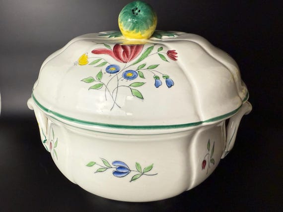 Vintage Longchamp “Tulipe” Covered Tureen – Hand-Painted Floral French Porcelain