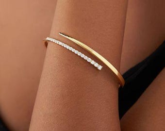 Minimalist Gold Cuff Bracelet with CZ Diamonds, Dainty Open Bangle Bracelet, 18k Gold Vermeil Stackable Bracelet, Elegant Everyday Jewelry