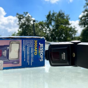 Jessops 300AFD Flashgun for Canon – With Original Box – Autofocus TTL Flash