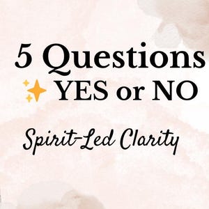 Puede incluir: Una herramienta de adivinación hecha a mano con un péndulo de cristal y un gráfico etiquetado con meses, direcciones y frases como "Sí" y "No se puede responder". También es visible el texto "5 Questions YES or NO Spirit-Led Clarity".