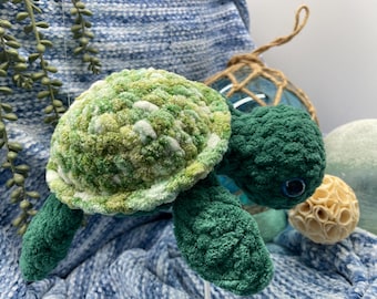 Tortuga marina tejida a crochet hecha a mano