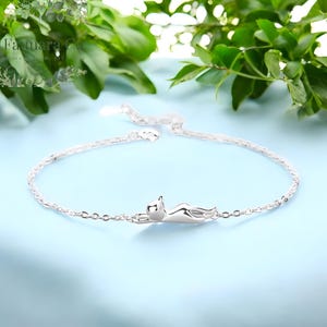 Silver Cat Charm Bracelet, 925 Silver, Wildlife Inspired Animal Bracelet, Cute Kitten Jewellery, Unique Pet Charm Bracelet Gift for Her