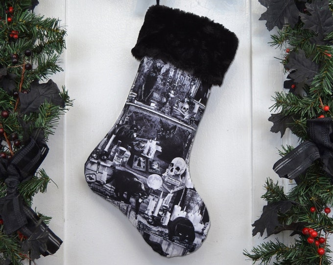 Witch Christmas Stocking, Witchy Home, Black Cat Familiar, Witchcraft Occult, Potions, Tarot Cards, Goth House, Halloween Christmas, Pagan