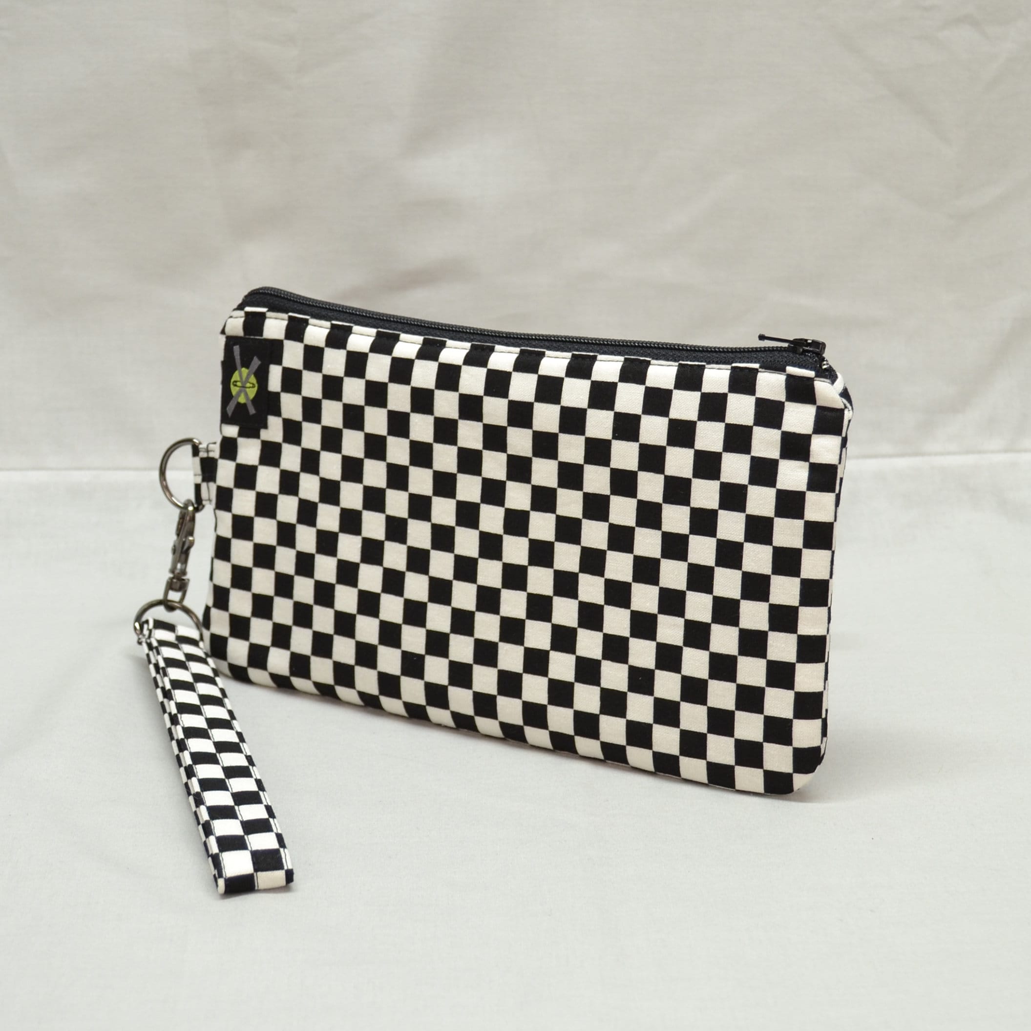 Checkered Wristlet Wallet – Sister Babyz