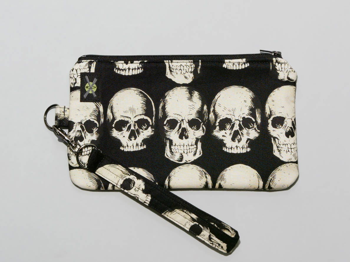 Skull Flat Zipper Wallet in Black