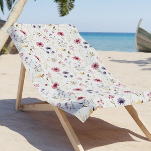 Pressed Flowers Beach Towel, Wildflowers Beach Towel, Floral Beach Towel, Cottagecore Beach Towel, Botanical Beach Towel, Boho Beach Towel