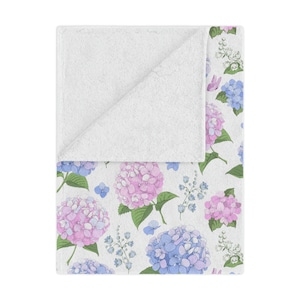 Hydrangea Minky Blanket, Hydrangea Blanket, Baby Shower Blanket, Nursery Blanket, Flower Blanket, Floral Blanket, Cottagecore Blanket afbeelding 1