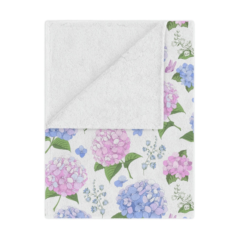 Hydrangea Minky Blanket, Hydrangea Blanket, Baby Shower Blanket, Nursery Blanket, Flower Blanket, Floral Blanket, Cottagecore Blanket afbeelding 1