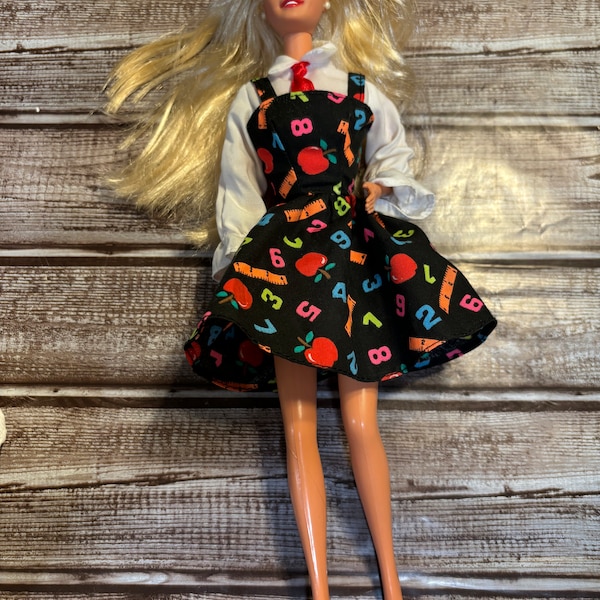 1995 Mattel Teacher Barbie Doll Blonde Hair