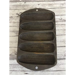 Vintage 1920s Cast Iron Corn Bread Stick Pan Made In USA 5 sections