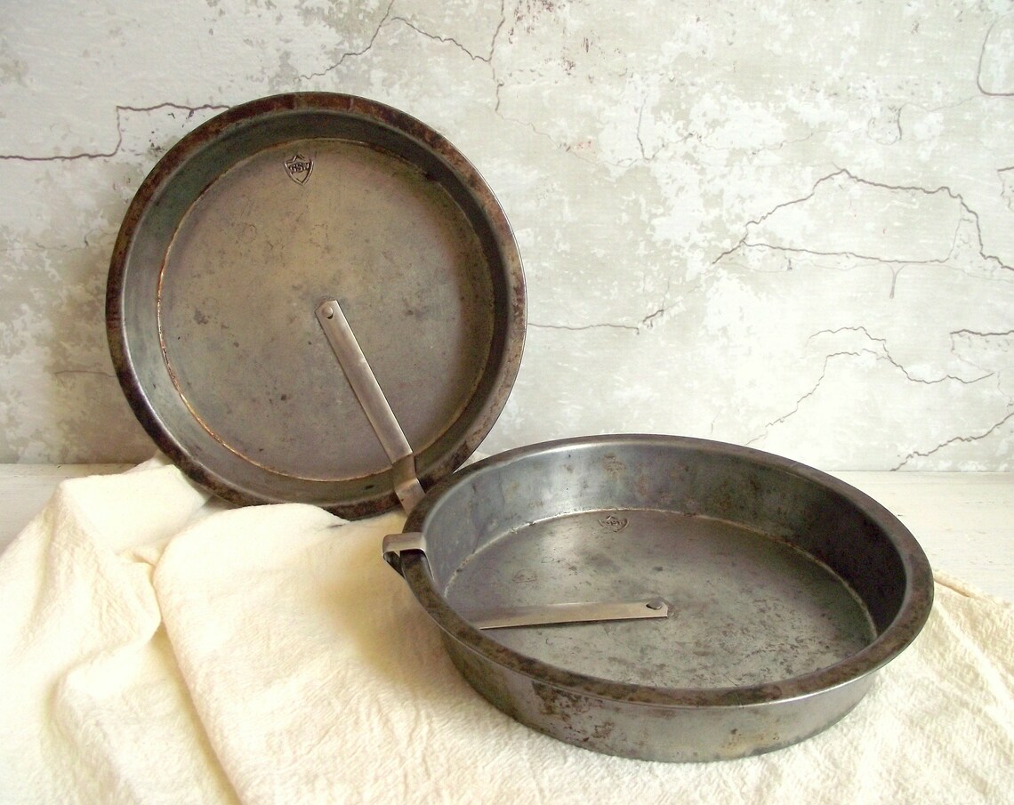 Cake Pans with Slider Bars by GSW Pair of Vintage Round Etsy