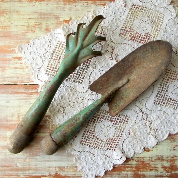 Vintage Garden Tools / Pair of Rustic Garden Hand Tools / Garden Trowel and Fork / Weathered Gardening Tools