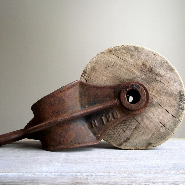 Barn Pulley Industrial Bookend / Antique Cast Iron and Wood Pulley / Farmhouse Rustic Industrial Decor