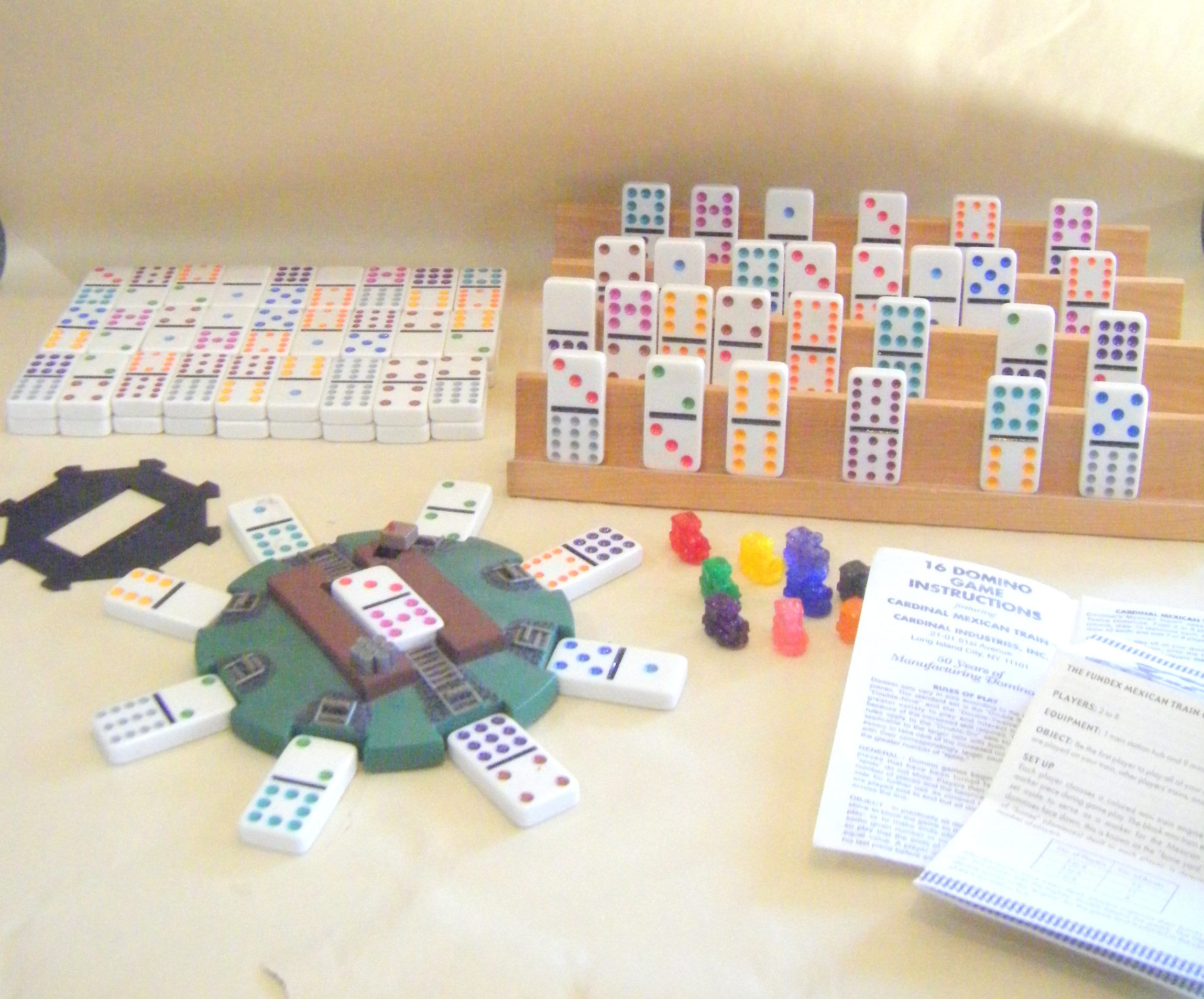 Vintage mexicain Train dominos jeu jouet enfants jouer enfants parentalité  Cardinal Fundex -  France