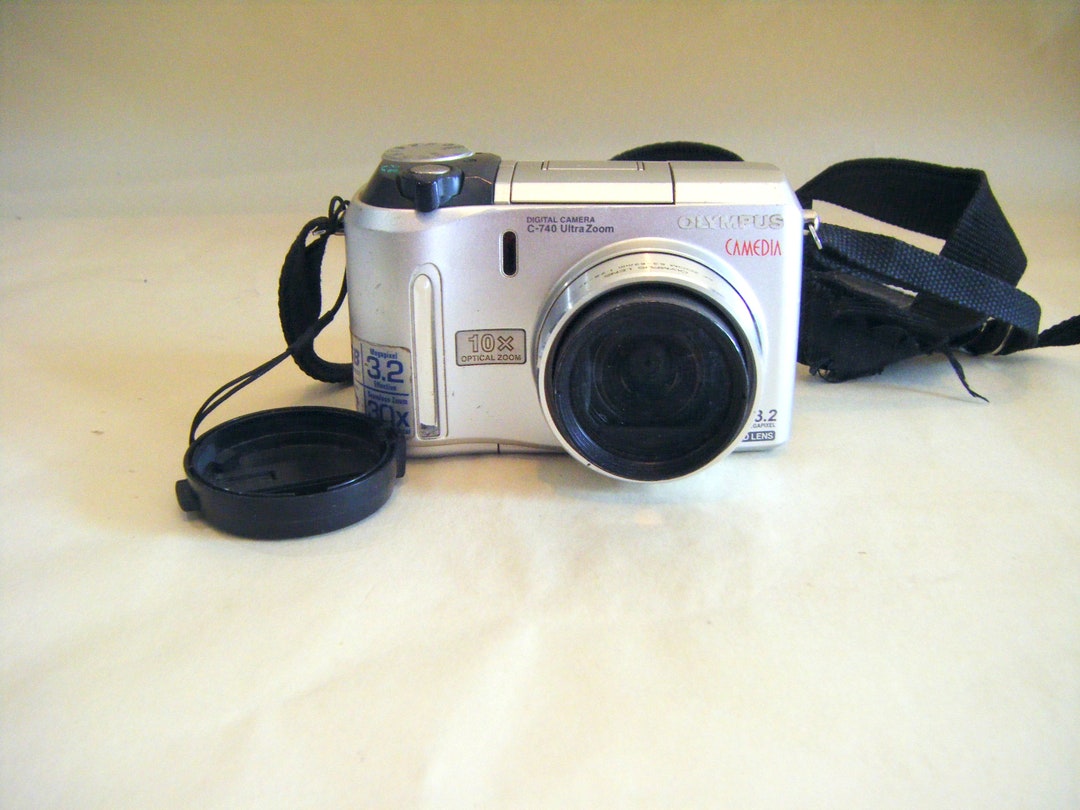 Olympus CAMEDIA C-740 Ultra Zoom Digital Camera Photography 
