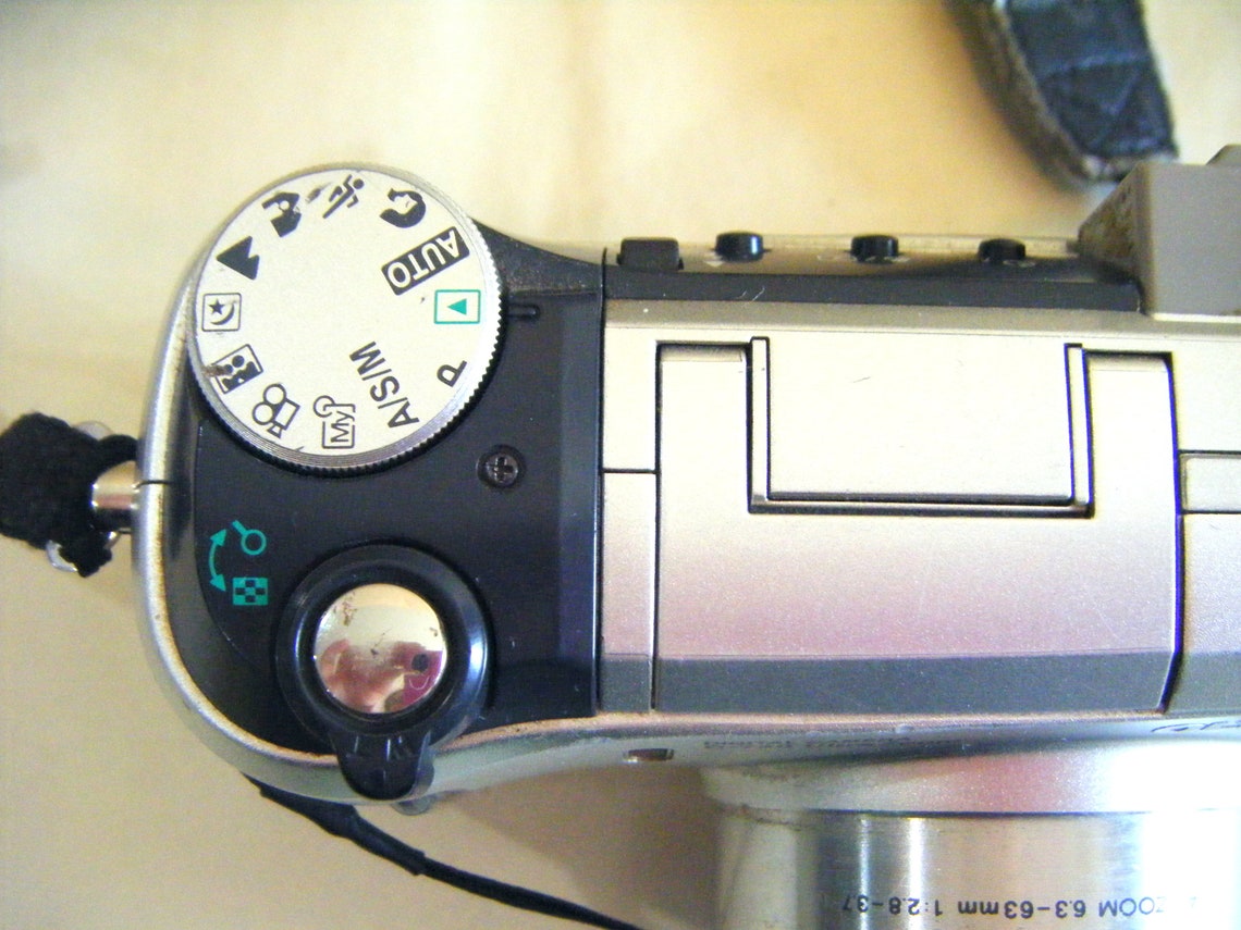 Olympus CAMEDIA C740 Ultra Zoom Digital Camera Photography Pictures