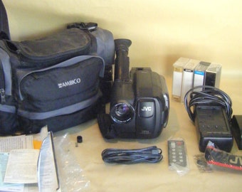 JVC GR-AXM4U Compact VHS Camcorder Camera Photography Pictures Photographer Video Movie Maker
