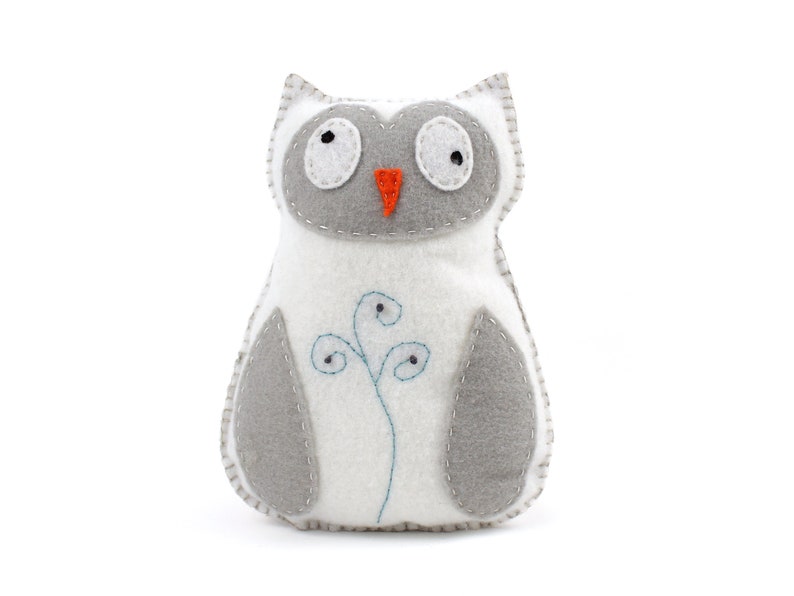 Hand sewing pattern for a felt stuffed owl