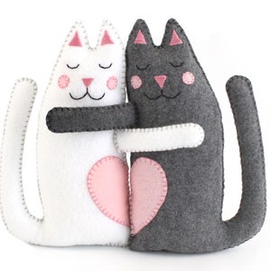 Hand sewing pattern for plush felt hugging cats