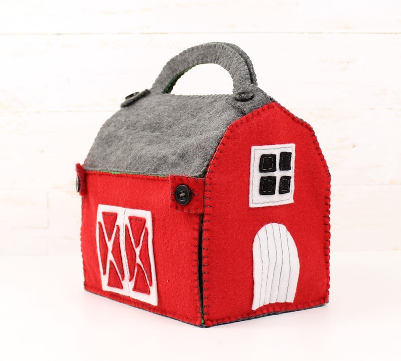 Red barn hand made from felt and embroidery floss