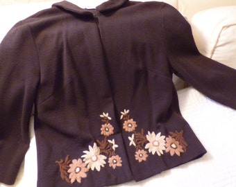 Small Nuesteters 1960s embroidered, Brown Knit Skirt Suit in Very Good Shape!