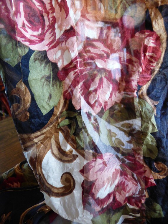 1980S Silk Scarf . Flowered . Gold Thread . Large… - image 7